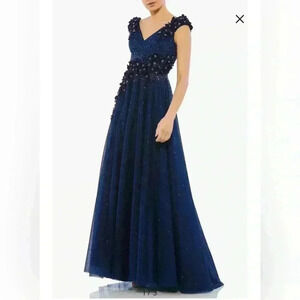 Floral Appliqué A-Line Gown Size 6 NWT Mac Duggal Style 11152